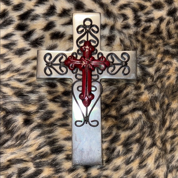 🆕Beautiful Heavy Silver Metal Scroll And Red Center Cross, OS - Picture 1 of 8